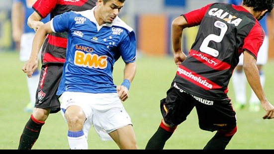 Imagem Por causa do Horário de Verão, Vitória x Cruzeiro será uma hora mais cedo