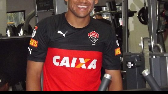 Imagem Marcinho pede atenção ao Vitória para não levar gols