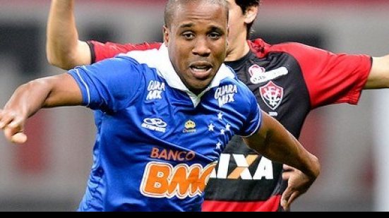 Imagem Atacante baiano pode desfalcar Cruzeiro contra o Vitória pelo Brasileirão
