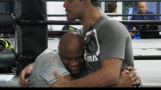 Imagem Lenda do MMA, baiano comemora retorno de Anderson Silva aos octógonos