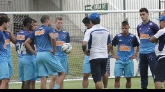 Imagem Depois de três derrotas, Cruzeiro terá mudanças para jogo com Vitória
