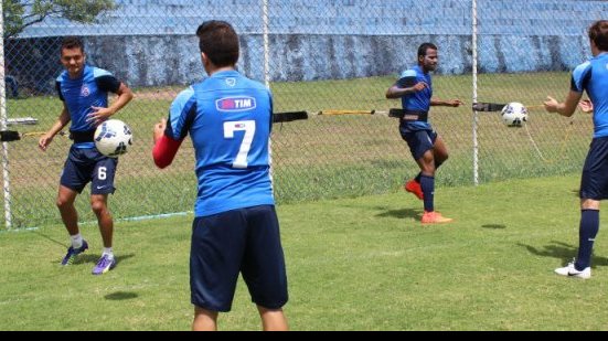 Imagem Parte do elenco do Bahia treina em Salvador visando jogo com São Paulo