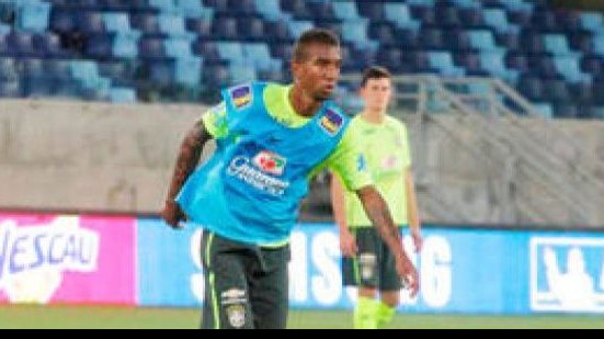 Imagem Especialistas exaltam e se dividem sobre Talisca na seleção brasileira
