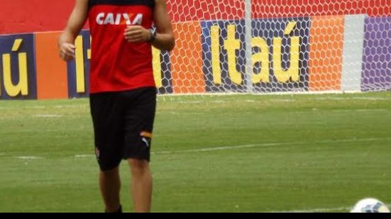 Imagem Cáceres pede mais raça para companheiros na reta final do Brasileirão