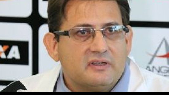 Imagem Líder da Série B, técnico da Ponte Preta é internado com arritmia cardíaca