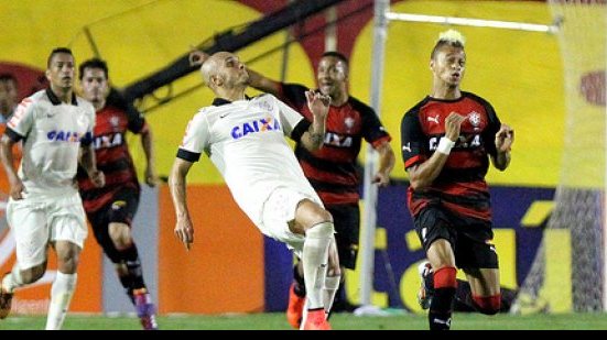 Imagem Sem poder de criação, Vitória perde para o Corinthians e se complica