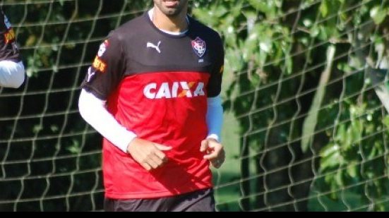 Imagem Na reta final do Brasileirão, zagueiro do Vitória prevê oito finais para o Leão