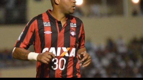 Imagem Adriano Imperador recebe proposta para atuar no Campeonato Paulista de 2015