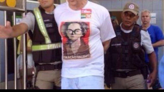 Imagem Jornalista Nestor Mendes briga com militante do PSDB e é preso. Assista