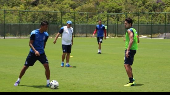 Imagem Com Kieza em campo, Bahia realiza primeiro treino em Praia do Forte