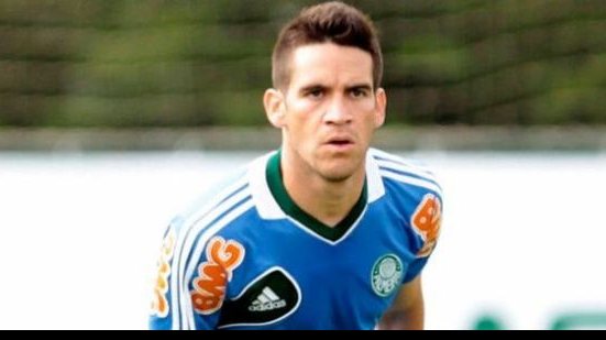 Imagem Volante do Palmeiras destaca clima de &quot;decisão&quot; contra o Bahia