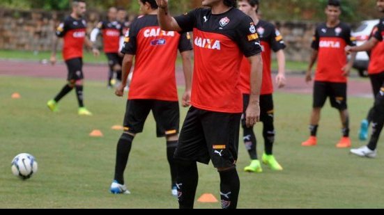 Imagem Beltrán destaca união do grupo no Vitória e pede sequência de triunfos