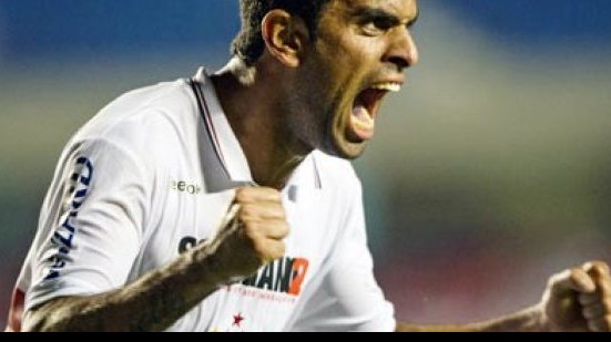 Imagem Maicon desfalca São Paulo diante do Vitória e só deve voltar em 2015