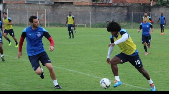 Imagem Com Titi em campo, Kleina comanda treino técnico no Fazendão