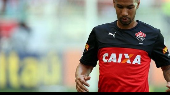Imagem  Dinei comemora retorno e pede atenção contra o São Paulo
