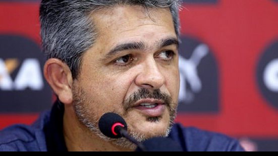 Imagem Ney Franco diz que espera definição sobre Luiz Gustavo neste sábado