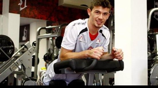 Imagem  Volante do Vitória é vetado e não encara o São Paulo no Brasileirão