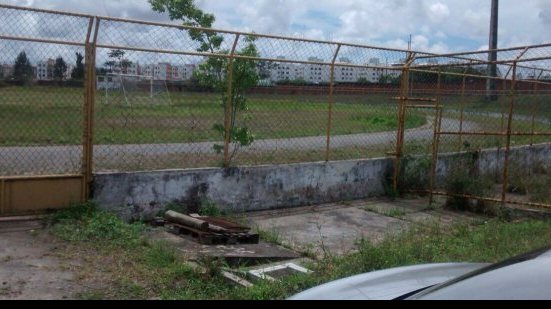 Imagem Descaso: prefeitura abandona estádio Armando Oliveira em Camaçari