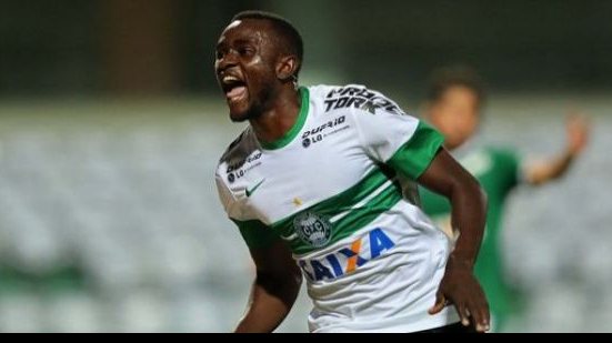 Imagem Coritiba vence e coloca o Vitória no z-4