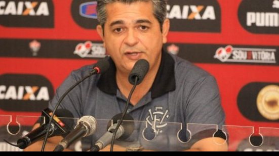 Imagem &quot;Não há tempo para ficar lamentando&quot;, diz Ney Franco após derrota