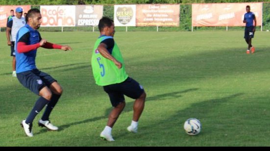 Imagem  Charles Fabian comanda treino técnico no Fazendão