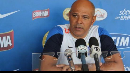 Imagem Com mudanças, Charles começa a definir time do Bahia que encara o Corinthians