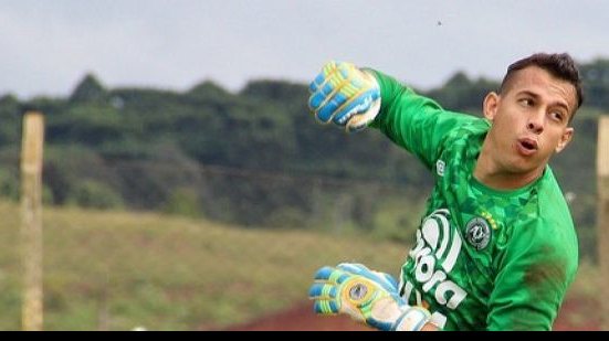 Imagem Goleiro e destaque da Chapecoense diz que duelo com o Vitória será tenso