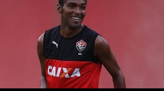 Imagem Com retorno de Richarlyson e Juan na reserva, Ney faz testes no Vitória