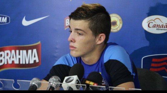 Imagem  De volta ao time titular, Bruno Paulista elogia trabalho feito por Charles