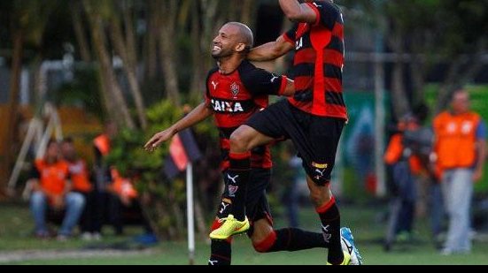 Imagem Vitória vence a Chapecoense e sai do Z-4 do Campeonato Brasileiro