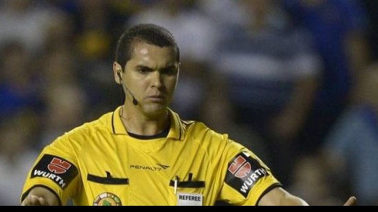 Imagem Árbitro que comando último BAVI apita Vitória x Coritiba