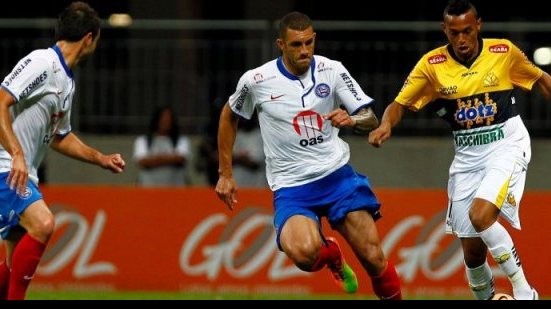 Imagem Com poucos duelos, Criciúma leva vantagem sobre o Bahia na Série A