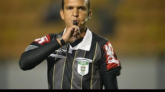 Imagem Árbitro goiano apita o segundo jogo do Bahia nesta temporada
