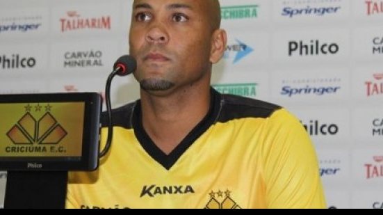 Imagem Após derrota para o Bahia, Criciúma dispensa Souza, Paulo Baier e mais 13