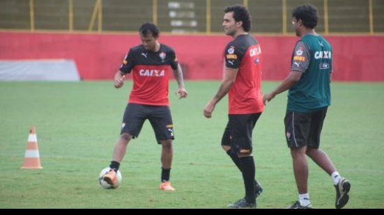 Imagem Sem Dinei, Vitória treina na Toca antes de seguir para Santa Catarina
