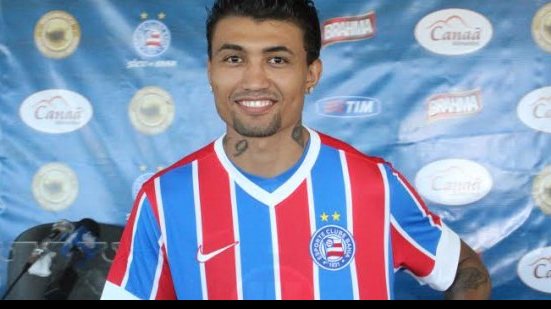Imagem Exames não apontam lesão, mas Kieza é vetado do jogo contra o Atlético-PR