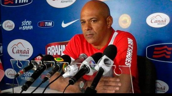 Imagem Charles confirma Henrique no lugar de Kieza
