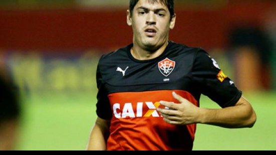 Imagem Cáceres esteve perto de acertar com o Flamengo, diz imprensa carioca