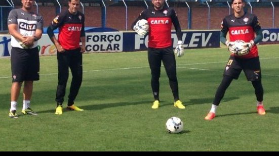 Imagem  Vitória encerra preparação e Ney Franco esconde time