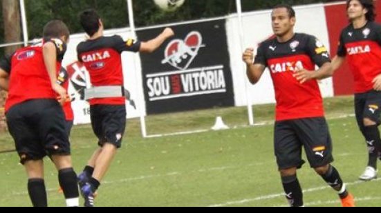 Imagem  Com mudanças, Ney Franco testa time do Vitória para encarar o Flamengo