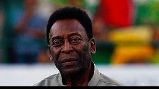 Imagem Hemodiálise é suspensa e Pelé tem boa evolução, mas segue internado