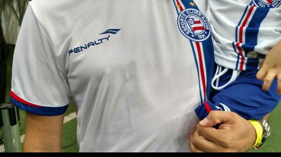 Imagem Bahia estreia novo uniforme contra o Grêmio; Veja as três camisas