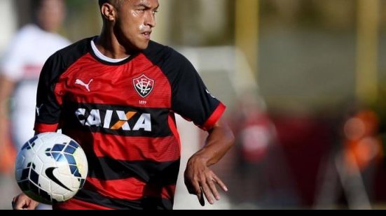 Imagem Lateral-direito desfalca o Vitória em decisão contra o Santos