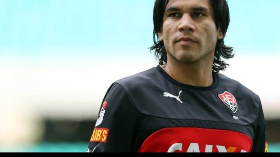 Imagem Na briga por vaga, atacante acredita em permanência do Vitória na Série A