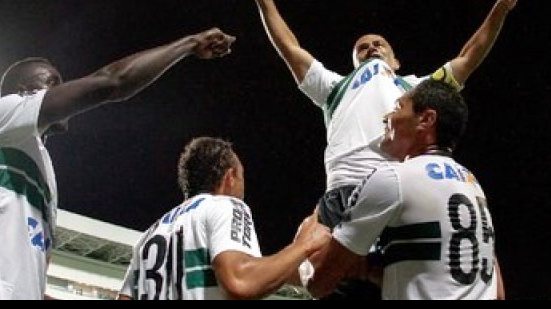 Imagem Elenco do Coritiba quer vencer Bahia para homenagear ídolo Alex