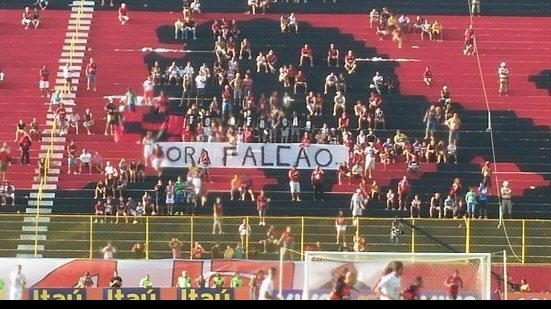 Imagem Vitória não se ajuda, humilha o torcedor e é rebaixado para a Série B