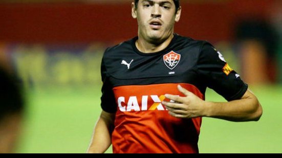 Imagem   Próximo de deixar o Vitória, Cáceres declara: “Eu quero ficar”