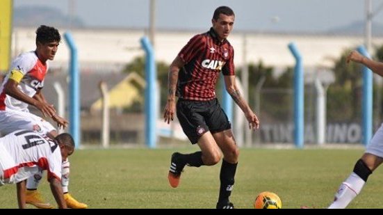 Imagem Vitória perde segunda seguida e se complica na Brasileiro sub-20