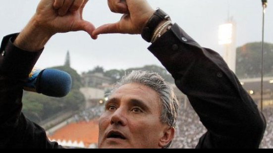 Imagem Campeão Mundial pelo clube paulista, Tite está de volta ao Corinthians