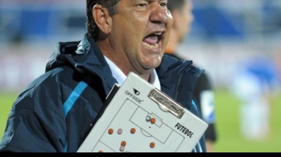 Imagem Joel Santana critica organização do futebol brasileiro